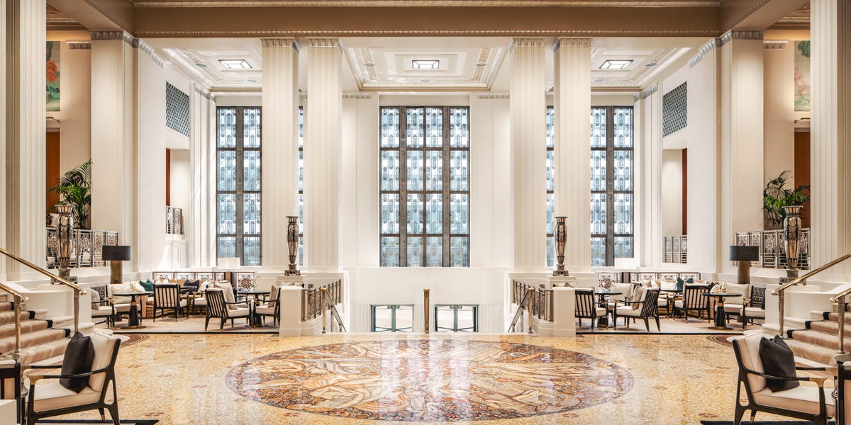 在纽约的Waldorf Astoria Hotel内部进行翻新后重新开放