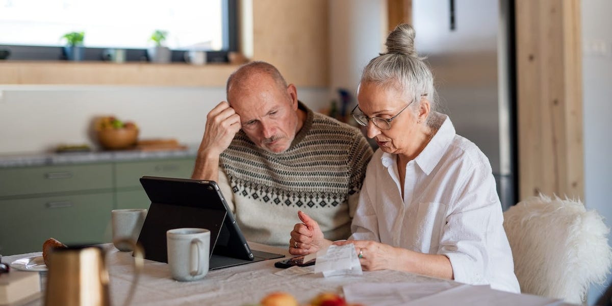 婴儿潮一代和年龄较大的努力以固定收入支付住房费用