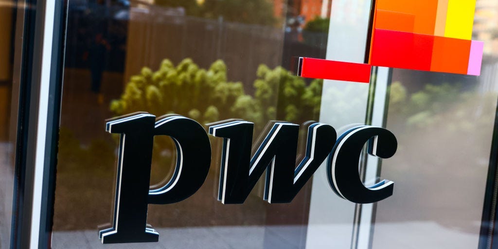 PWC UK负责人解释了为什么该公司削减毕业生招聘