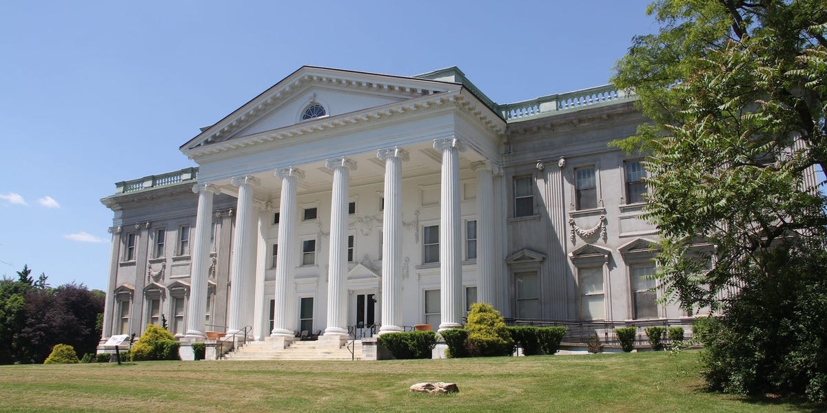 照片：镀金时代的豪宅，其所有者有泰坦尼克号票