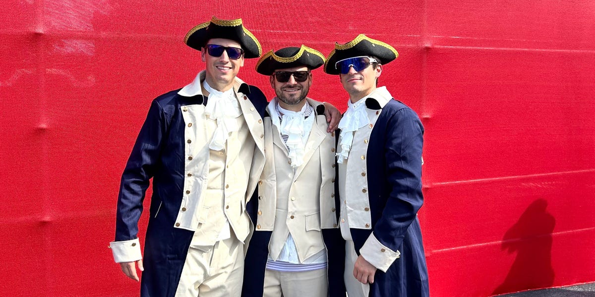 莱德杯的时尚：高尔夫锦标赛上最好的服装的照片