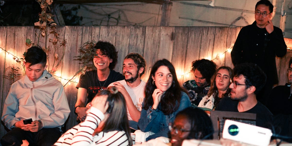 我与他人共同创立了旧金山黑客之家。这些是优点和缺点。