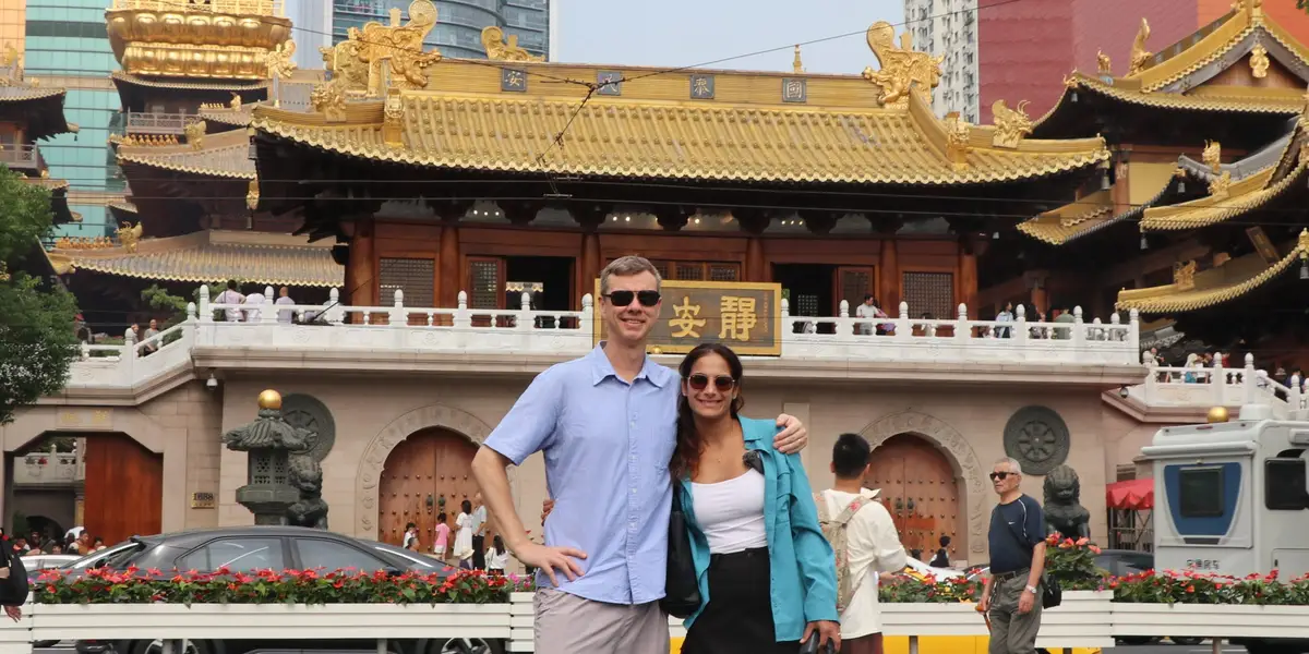 五口之家移居中国开始新的冒险；感觉比家里更安全