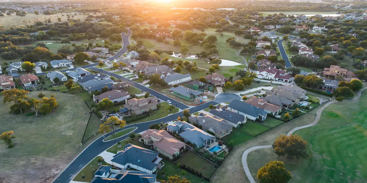 抵押贷款利率刚刚跌破 6%，但原因并非特朗普想要的