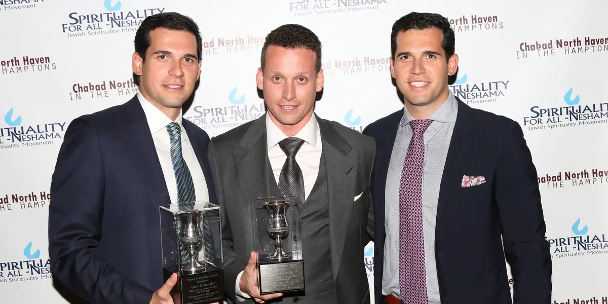 亚历山大兄弟在强奸案审判中被判所有罪名成立