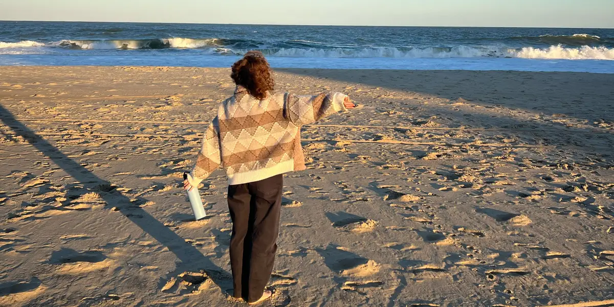 全年住在季节性海滩小镇的令人惊奇的事情，来自当地人