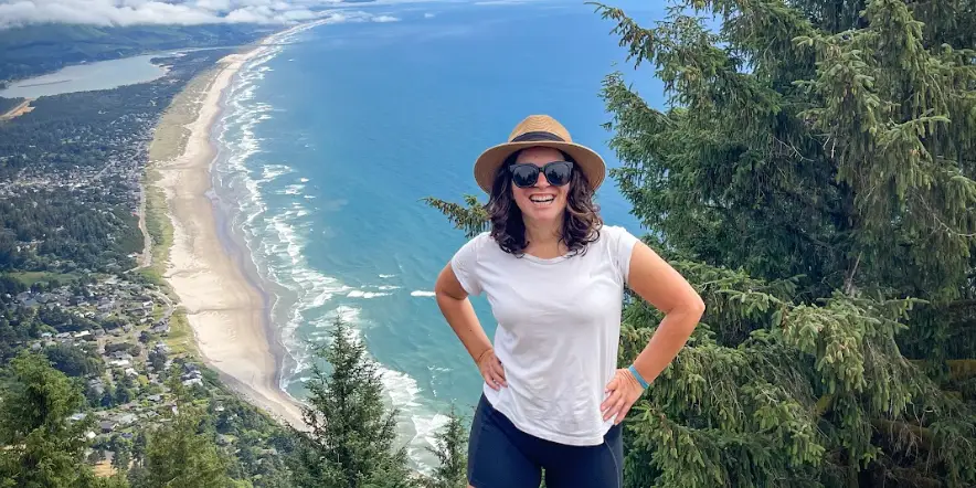 在国外生活了13年才回国；正确的选择