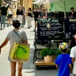 我们从加利福尼亚搬到了法国。我们正在省钱并减少工作量。