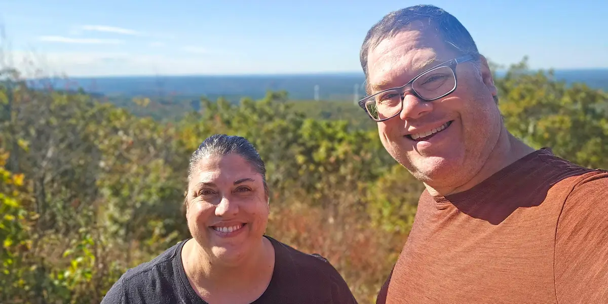 我们搬到了全国各地的一套公寓，但没有亲眼见过它