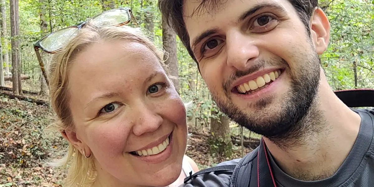 我和我的妻子离开纽约，搬到我的姻亲那里去寻找我的儿子