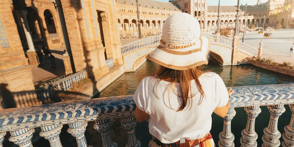 我搬到西班牙时不懂西班牙语；有挑战性但很好