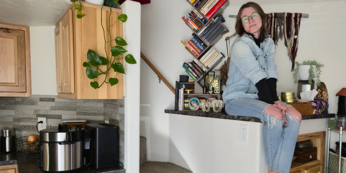 我的 400 平方英尺 2 人小房子的真实游览：照片