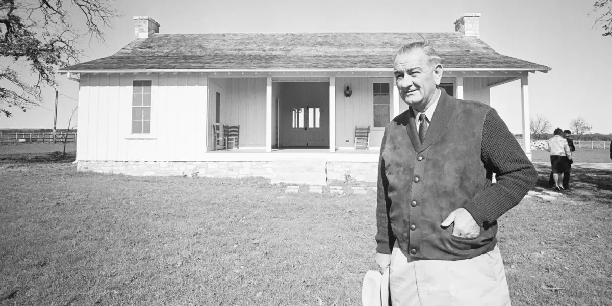 16 位在极其简陋的家庭中长大的美国总统：照片