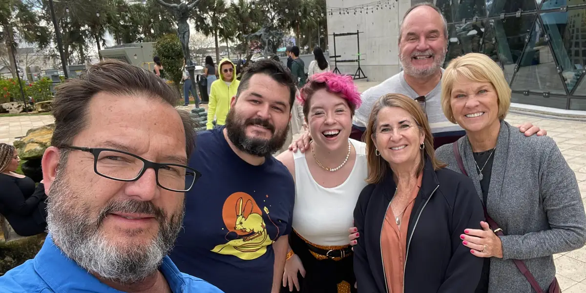 2年前搬去与姻亲同住；省钱，提高生活质量