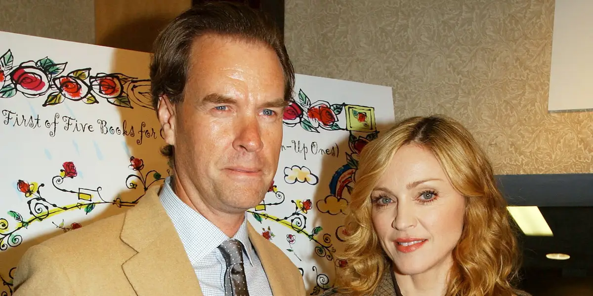 麦当娜图书出版商将破产归咎于“掠夺性”贷款人