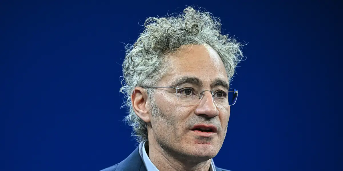 Palantir 收益：CTO 表示 AI 代币是科技繁荣的新动力
