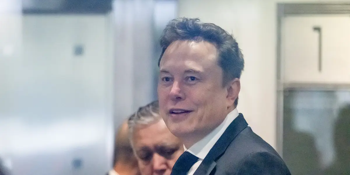 SpaceX IPO 文件披露后，埃隆·马斯克 (Elon Musk) 的财富达到创纪录的 722B 美元
