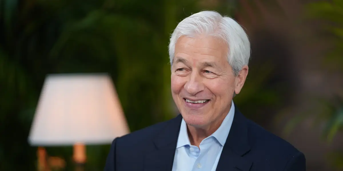 杰米·戴蒙 (Jamie Dimon) 在摩根大通总部举办 SpaceX 首次公开募股庆祝活动
