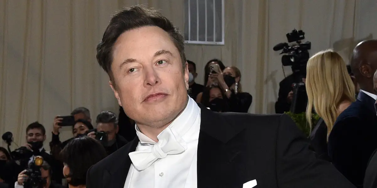 随着 SpaceX 股价下跌，埃隆·马斯克的净资产跌破 1 万亿美元