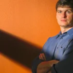 “大空头”投资者迈克尔·伯里 (Michael Burry) 表示英伟达面临“严峻竞争”