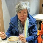 在洛杉矶生活20多年后，他搬到台湾照顾年迈的父母