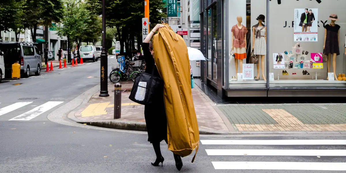 搬到日本让我感觉格格不入，而且不像我的样子